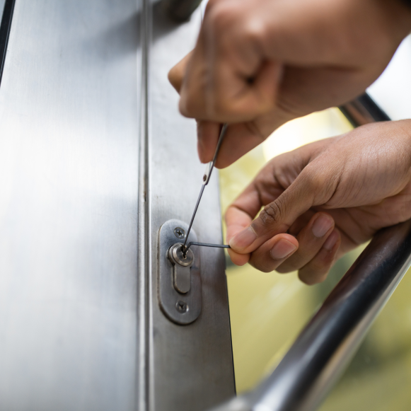Ouverture Porte Simple Urgence 24h/7j autour de vous